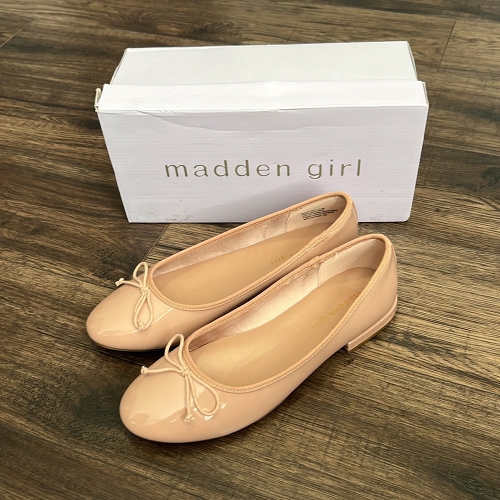 NIB Madden Girl Nude Patent Flats - Picture 3 of 10